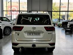 تۆیۆتا لاند کروزەر